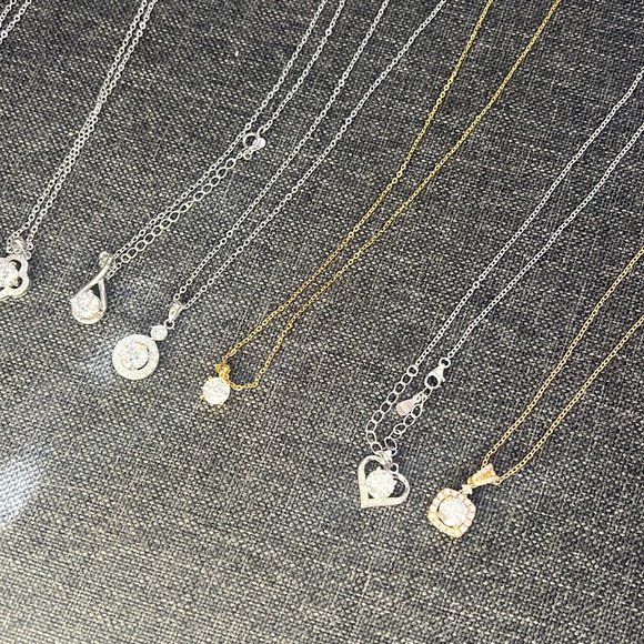 Moissanite Diamonds - Picture 5 of 7